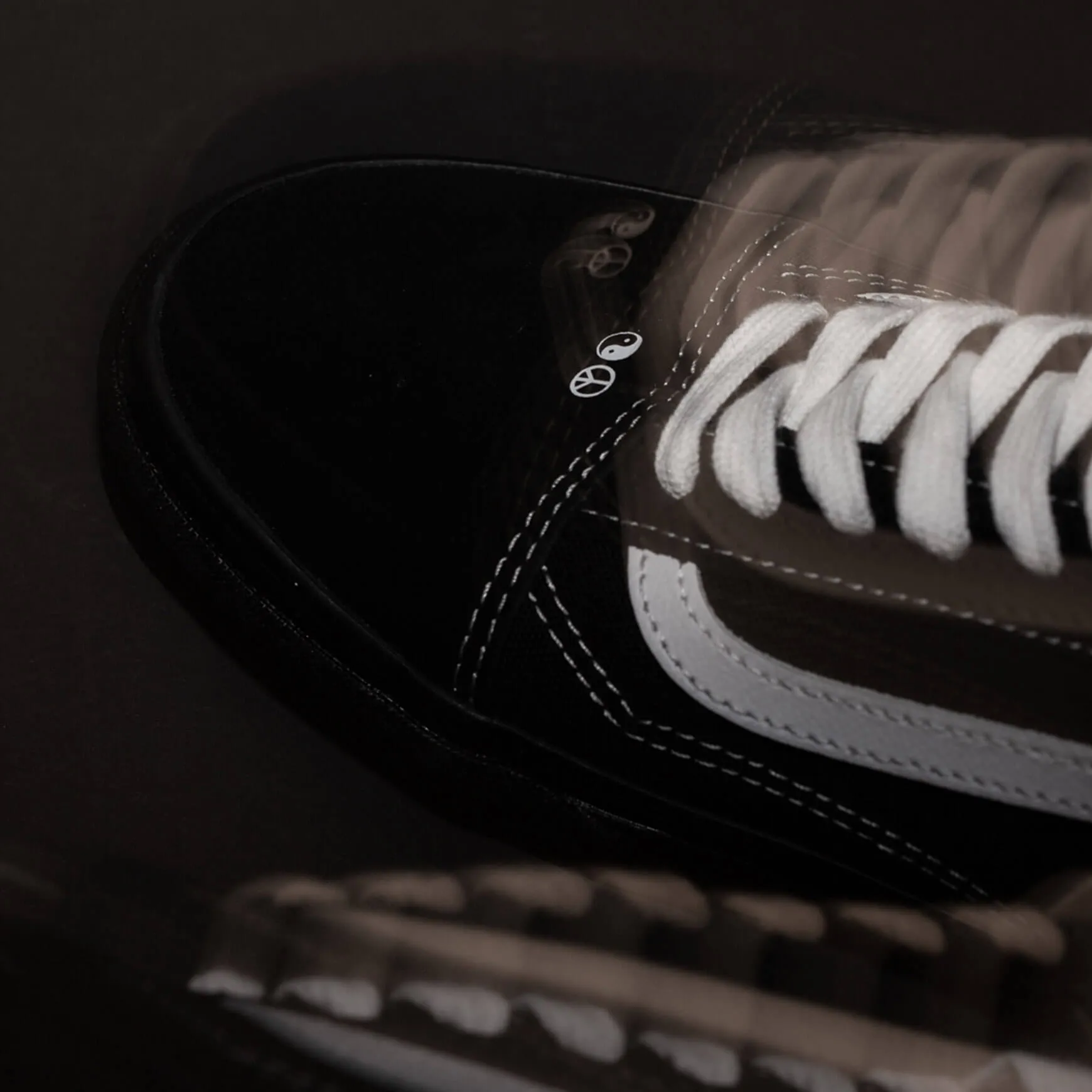 Vans Old Skool "Yin Yang" Custom